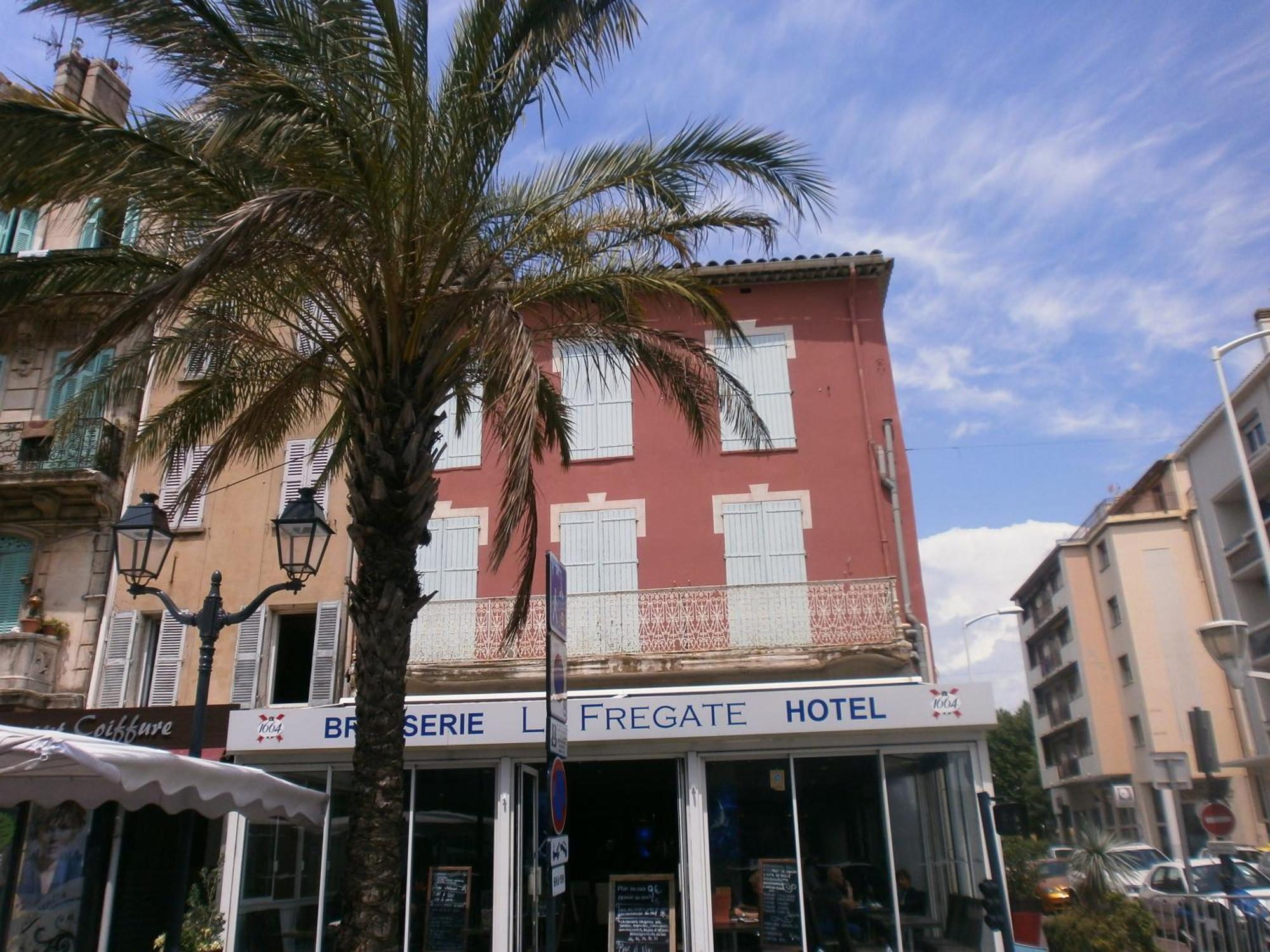Hotel Restaurant La Fregate Ла-Сейн-сюр-Мер Экстерьер фото