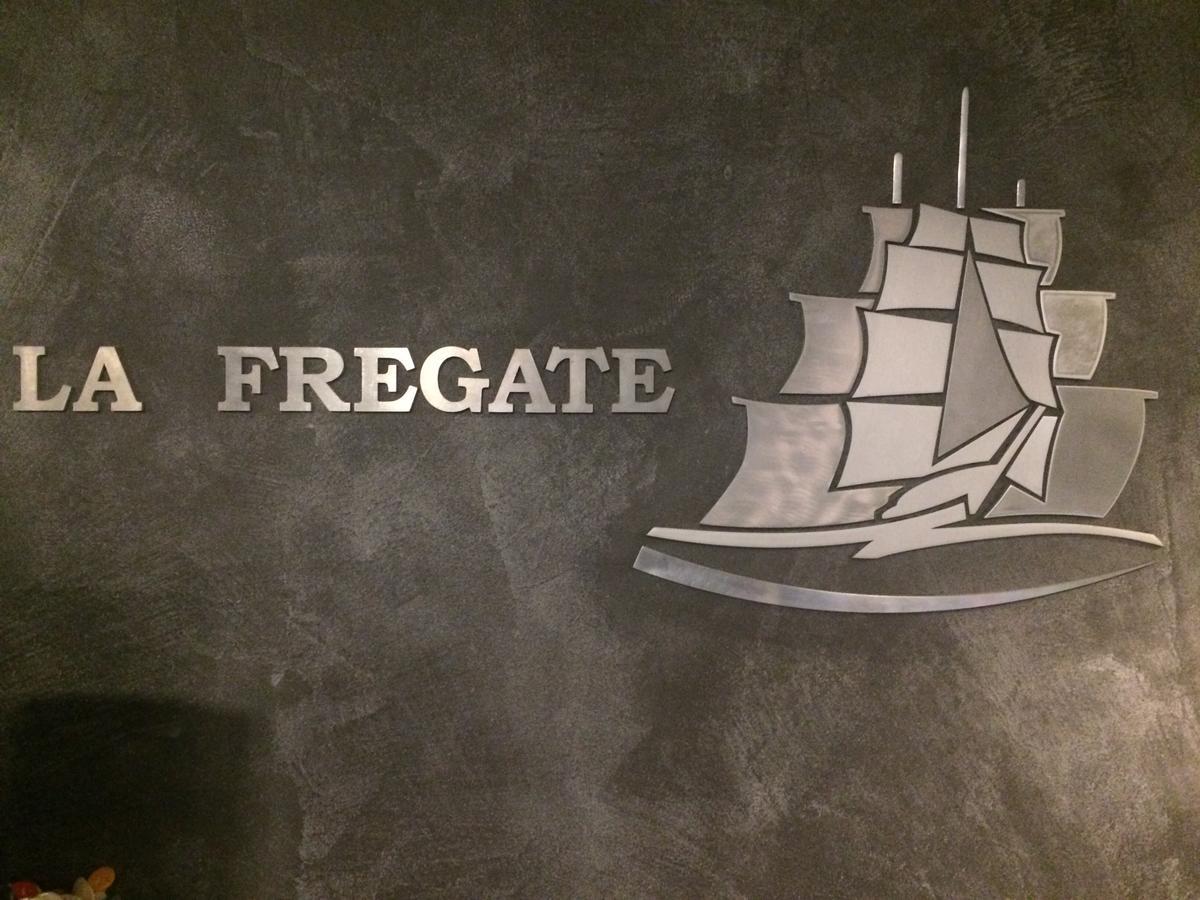 Hotel Restaurant La Fregate Ла-Сейн-сюр-Мер Экстерьер фото