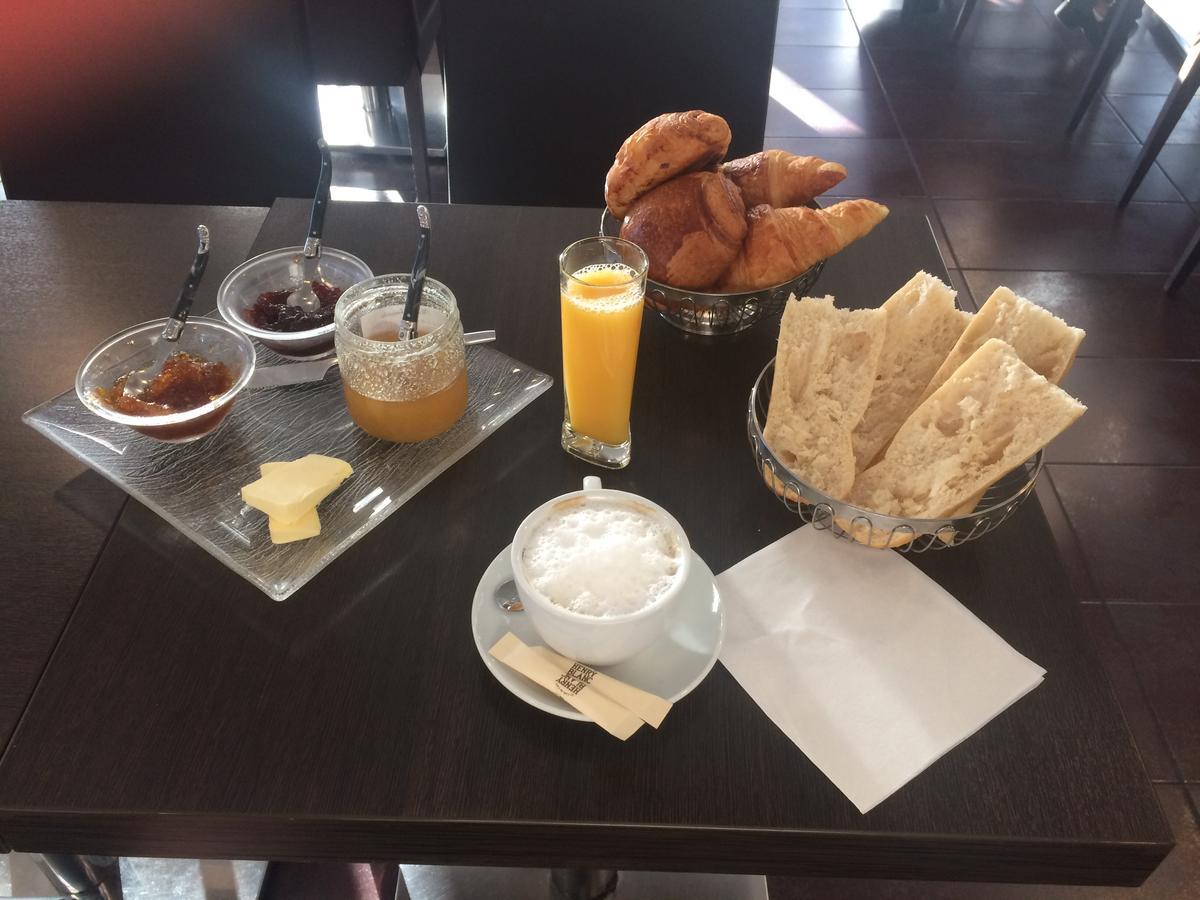 Hotel Restaurant La Fregate Ла-Сейн-сюр-Мер Экстерьер фото
